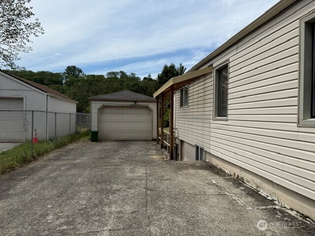 6715 Delridge Way Property Photo 3
