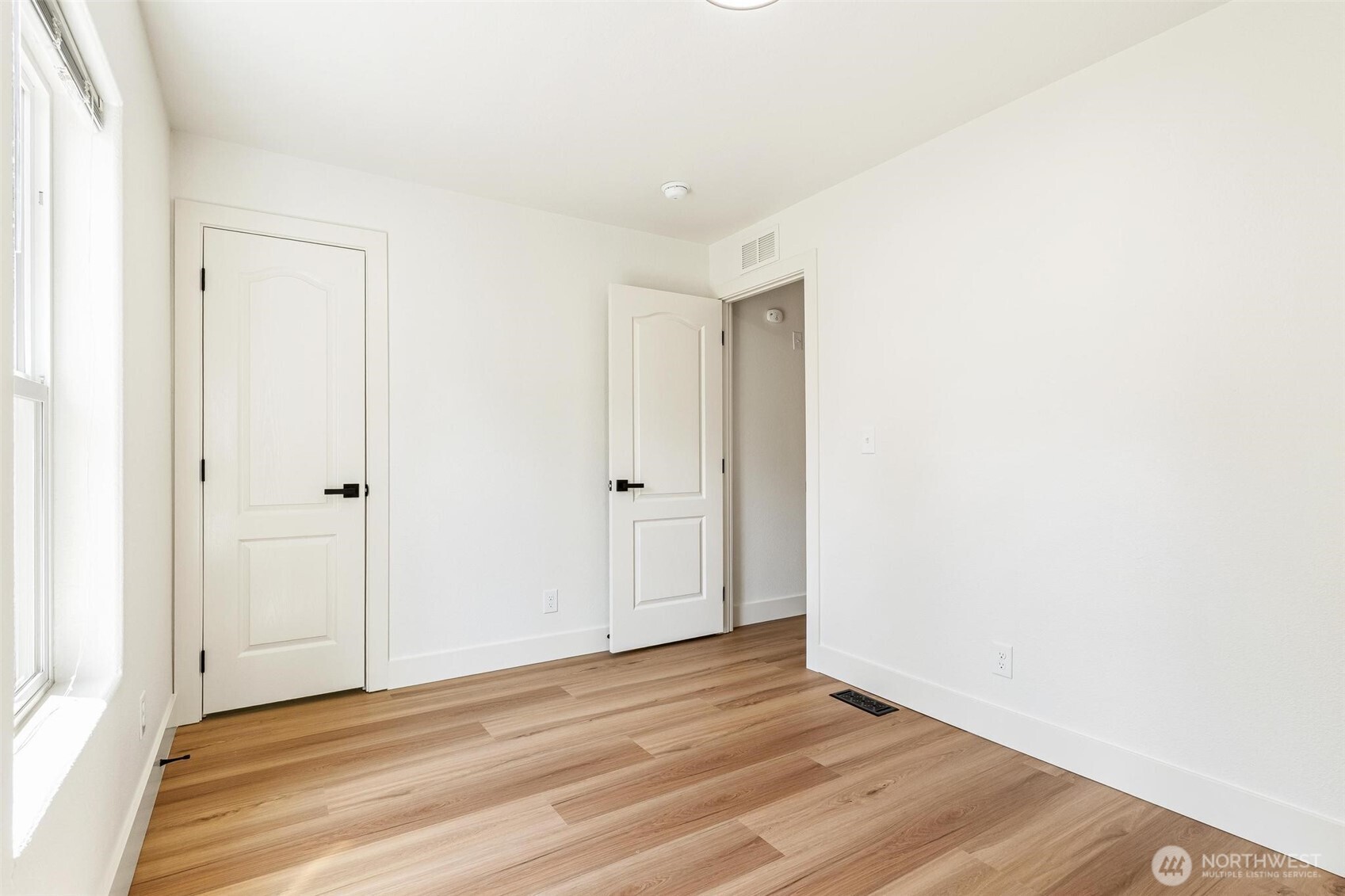 41675 S Shore Dr Property Photo 18