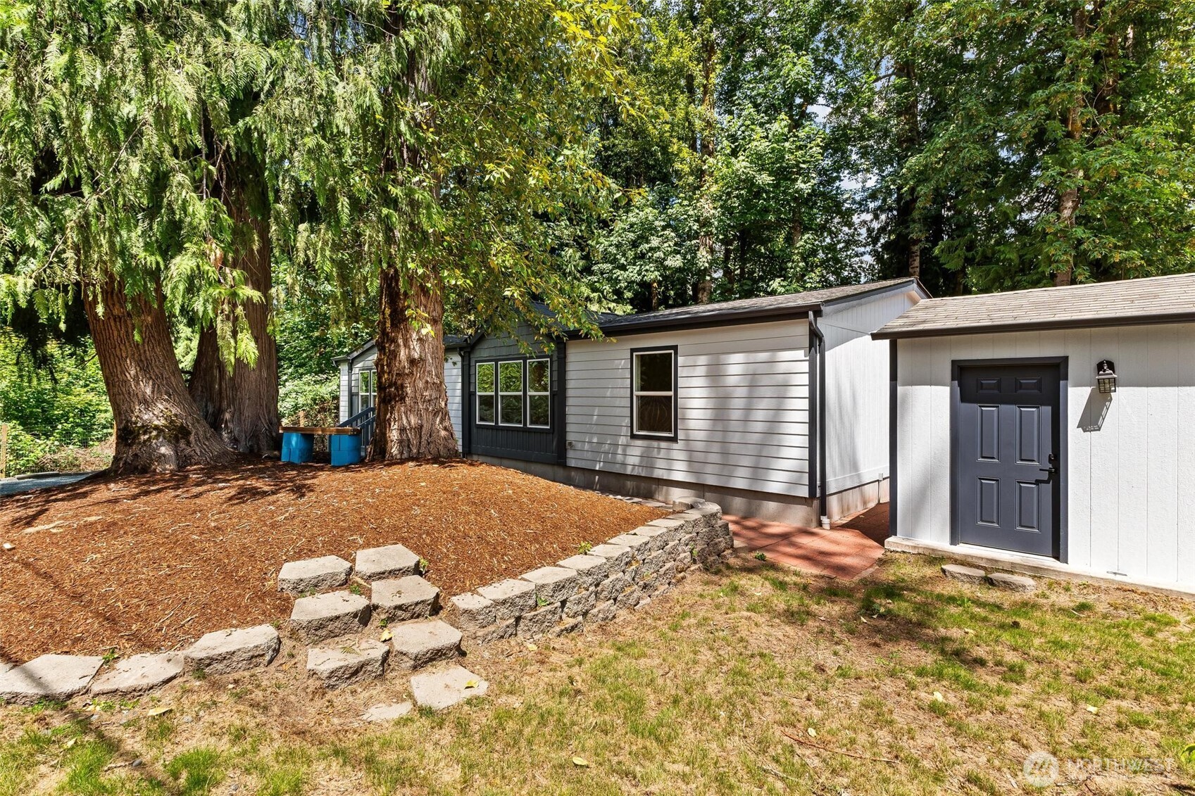 41675 S Shore Dr Property Photo 27