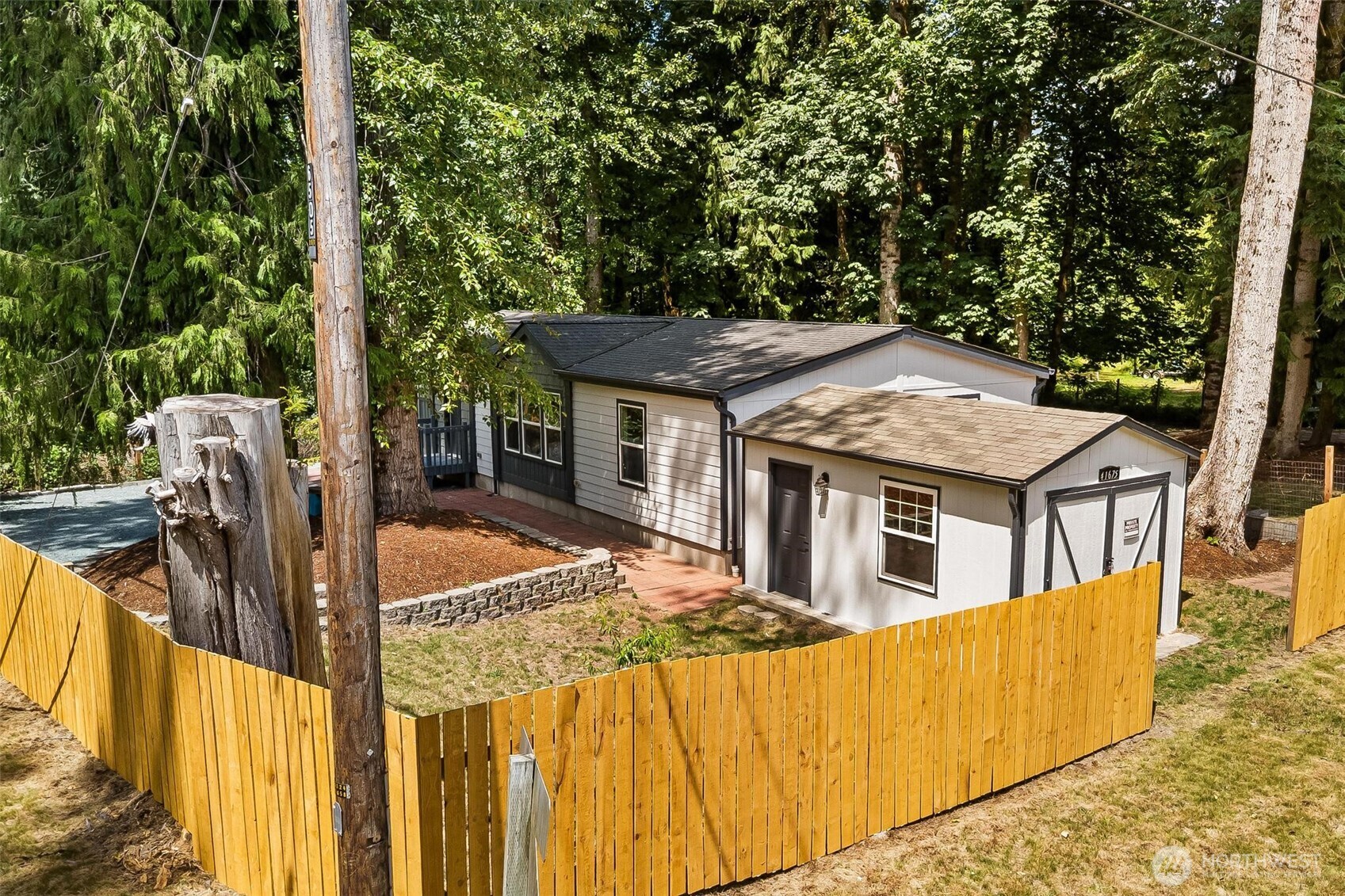 41675 S Shore Dr Property Photo 33