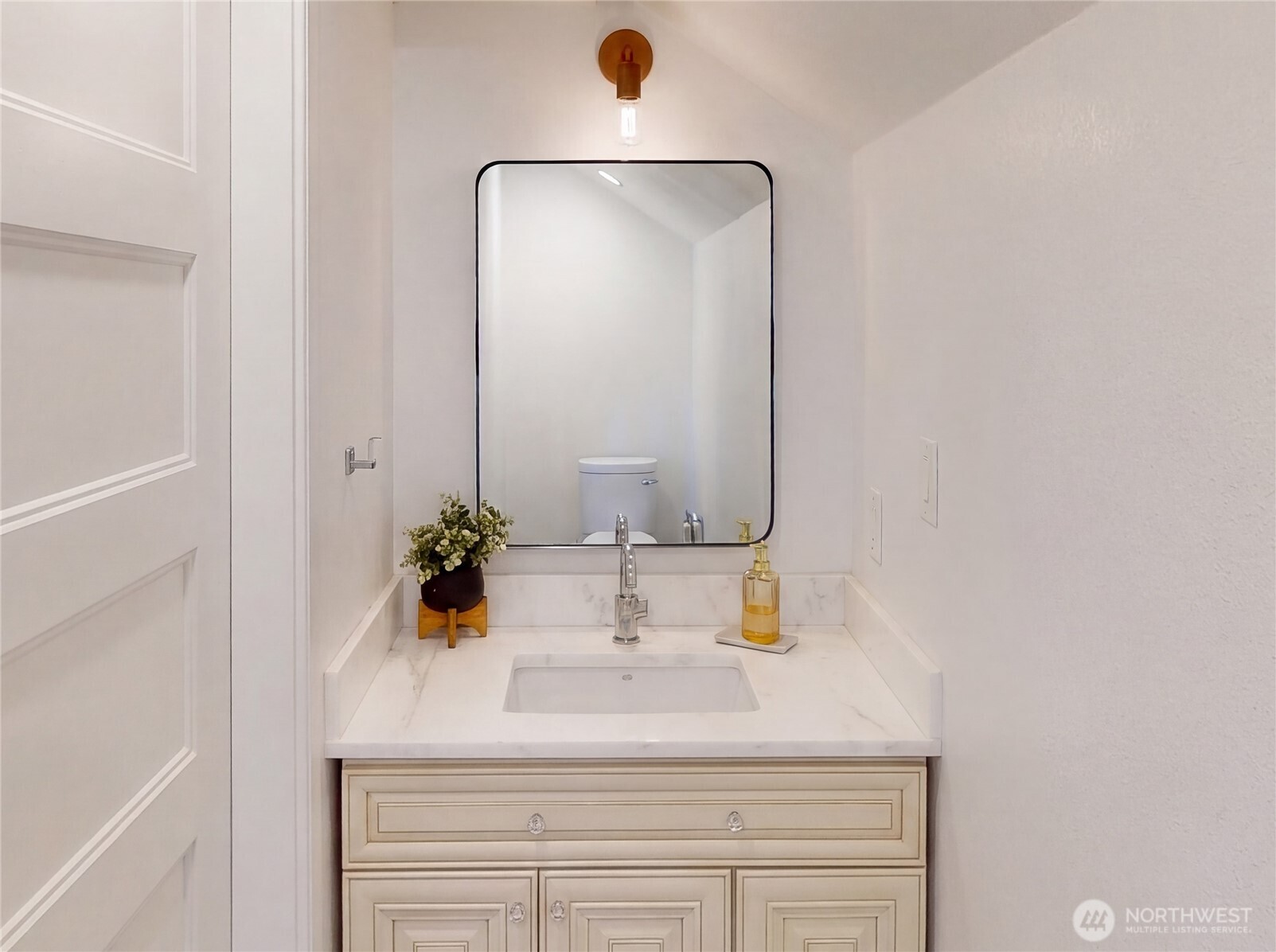 616 N K Street Property Photo 18