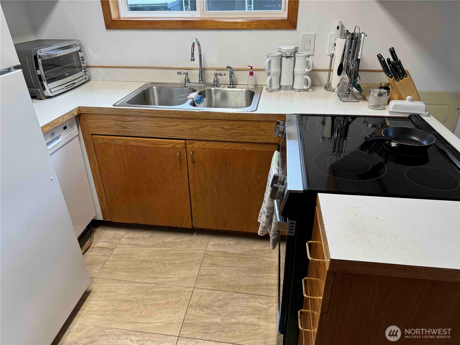 1896 E Beachwood Drive Property Photo 11