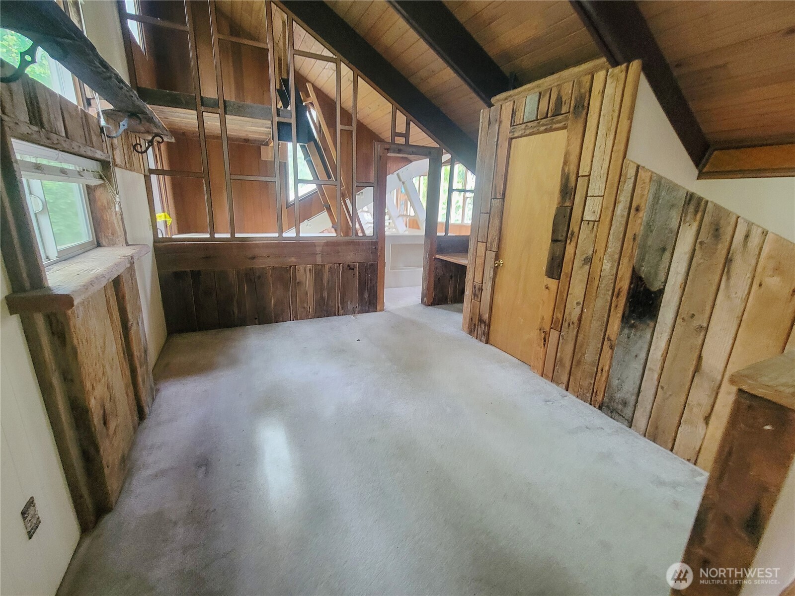 101 Fleet Drive Property Photo 6