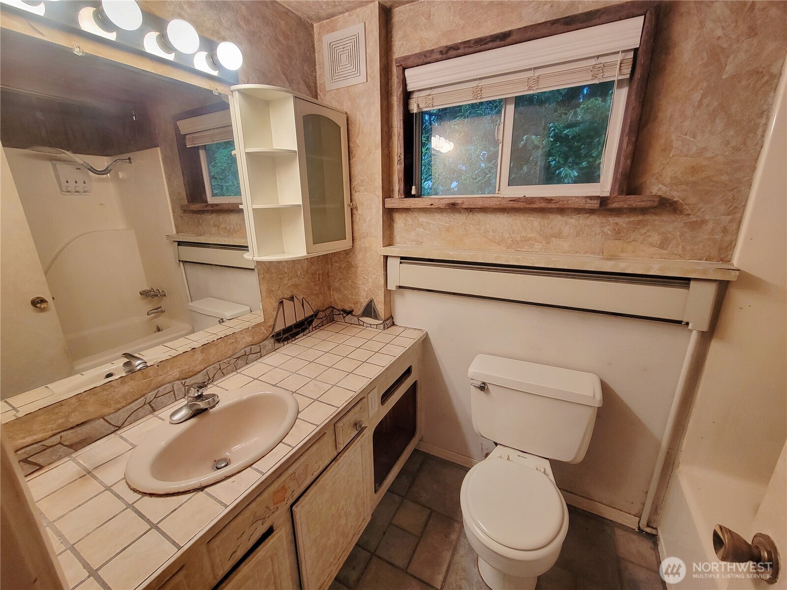 101 Fleet Drive Property Photo 24