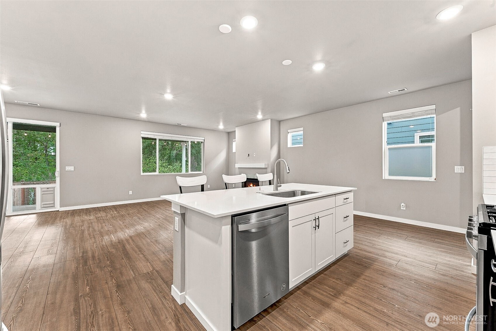 927 Vine Maple Street Property Photo 7