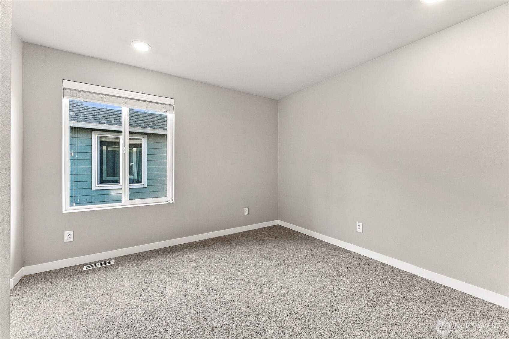 927 Vine Maple Street Property Photo 13