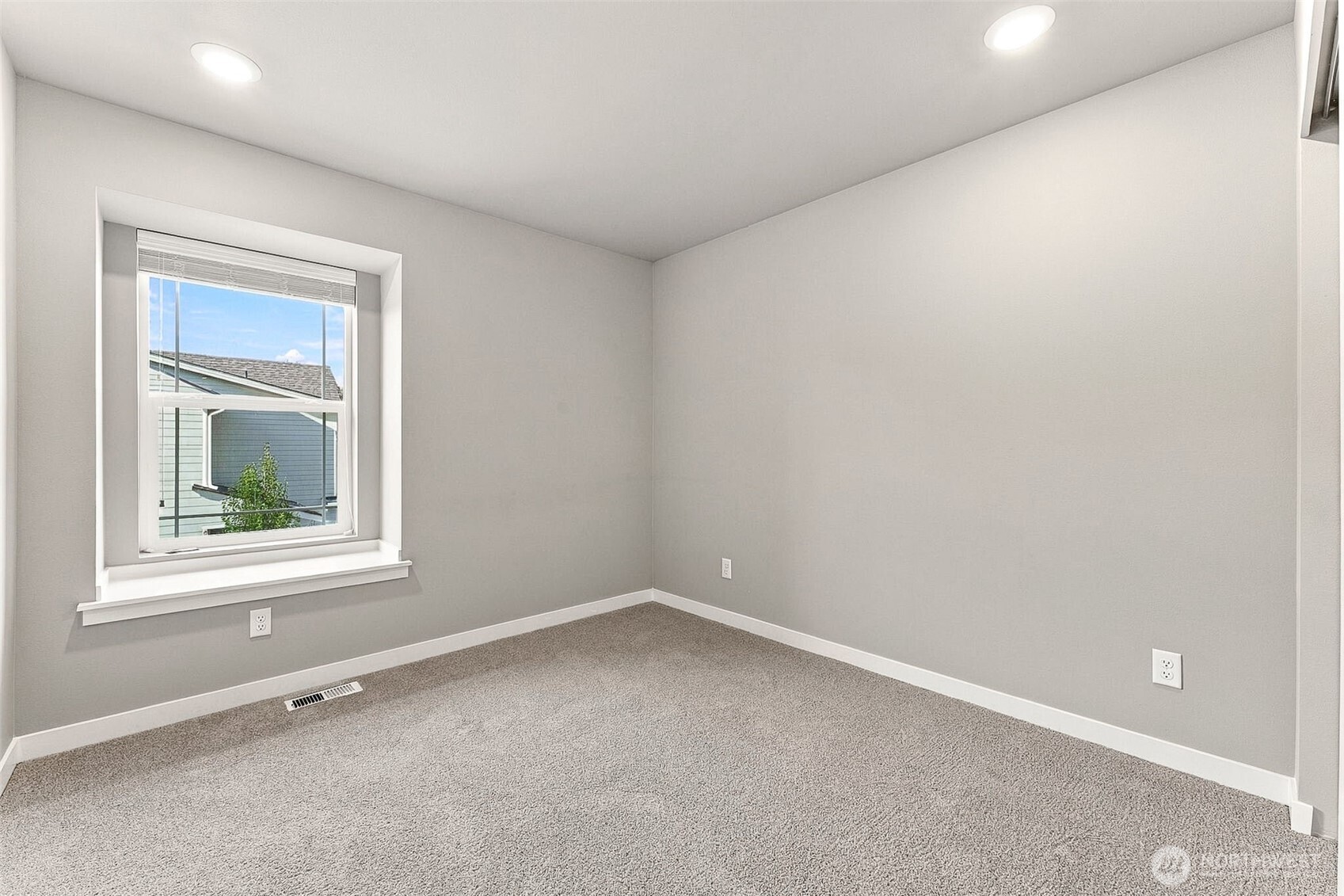 927 Vine Maple Street Property Photo 15