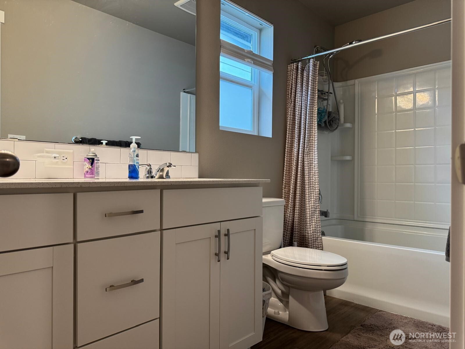 927 Vine Maple Street Property Photo 18