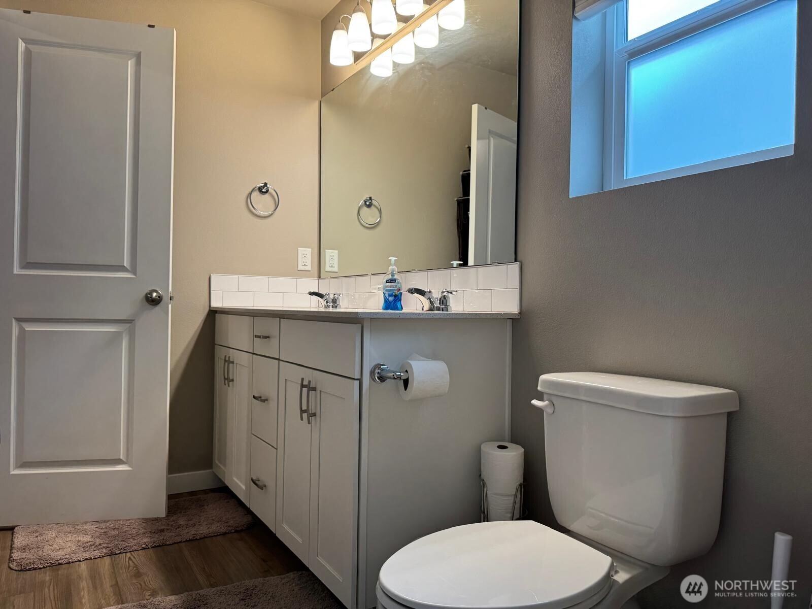 927 Vine Maple Street Property Photo 19