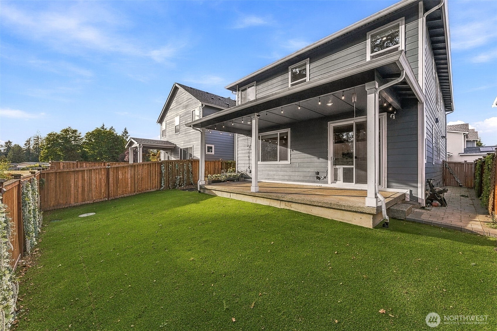 927 Vine Maple Street Property Photo 23