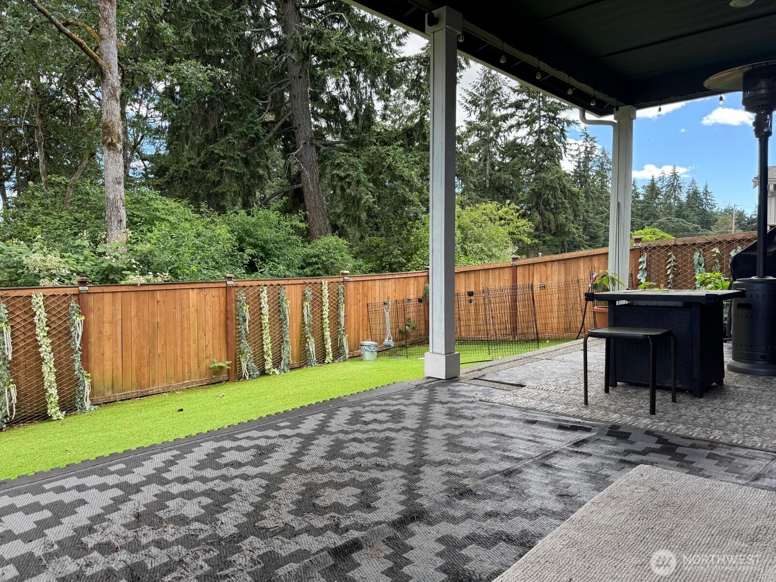 927 Vine Maple Street Property Photo 32