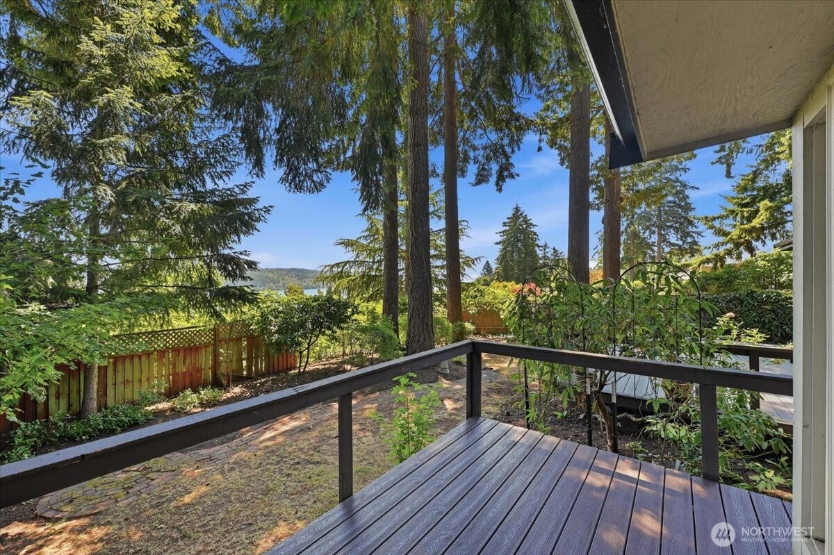 15804 35th Avenue Property Photo 7