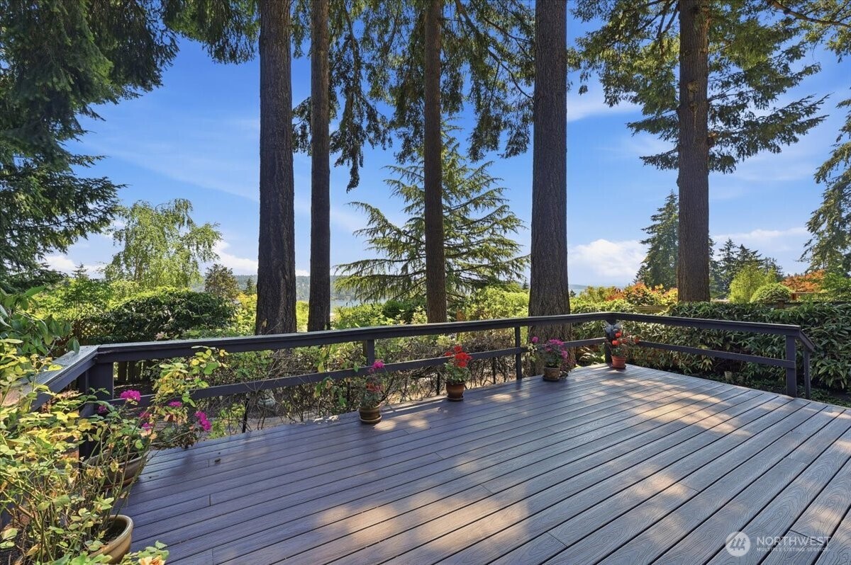 15804 35th Avenue Property Photo 8