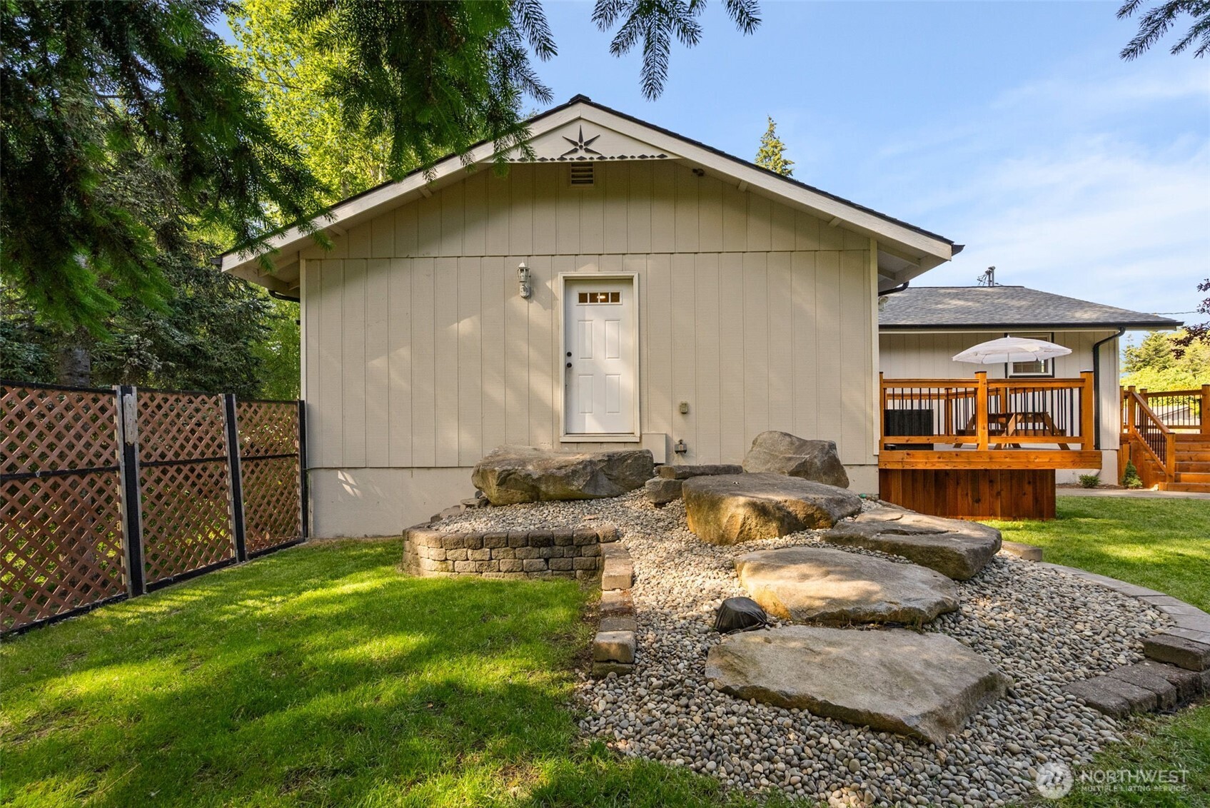 395 Nw Blomster Way Property Photo 34