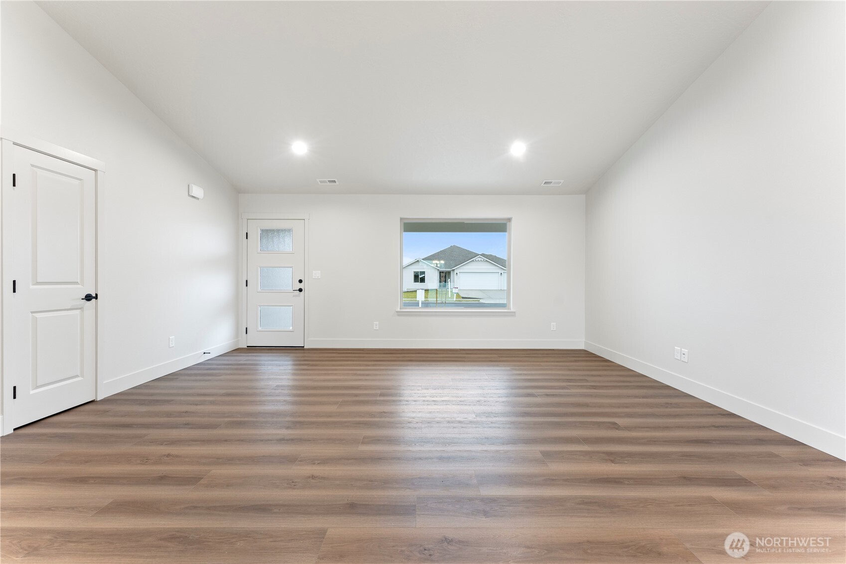 4215 W Sandy Court Property Photo 4