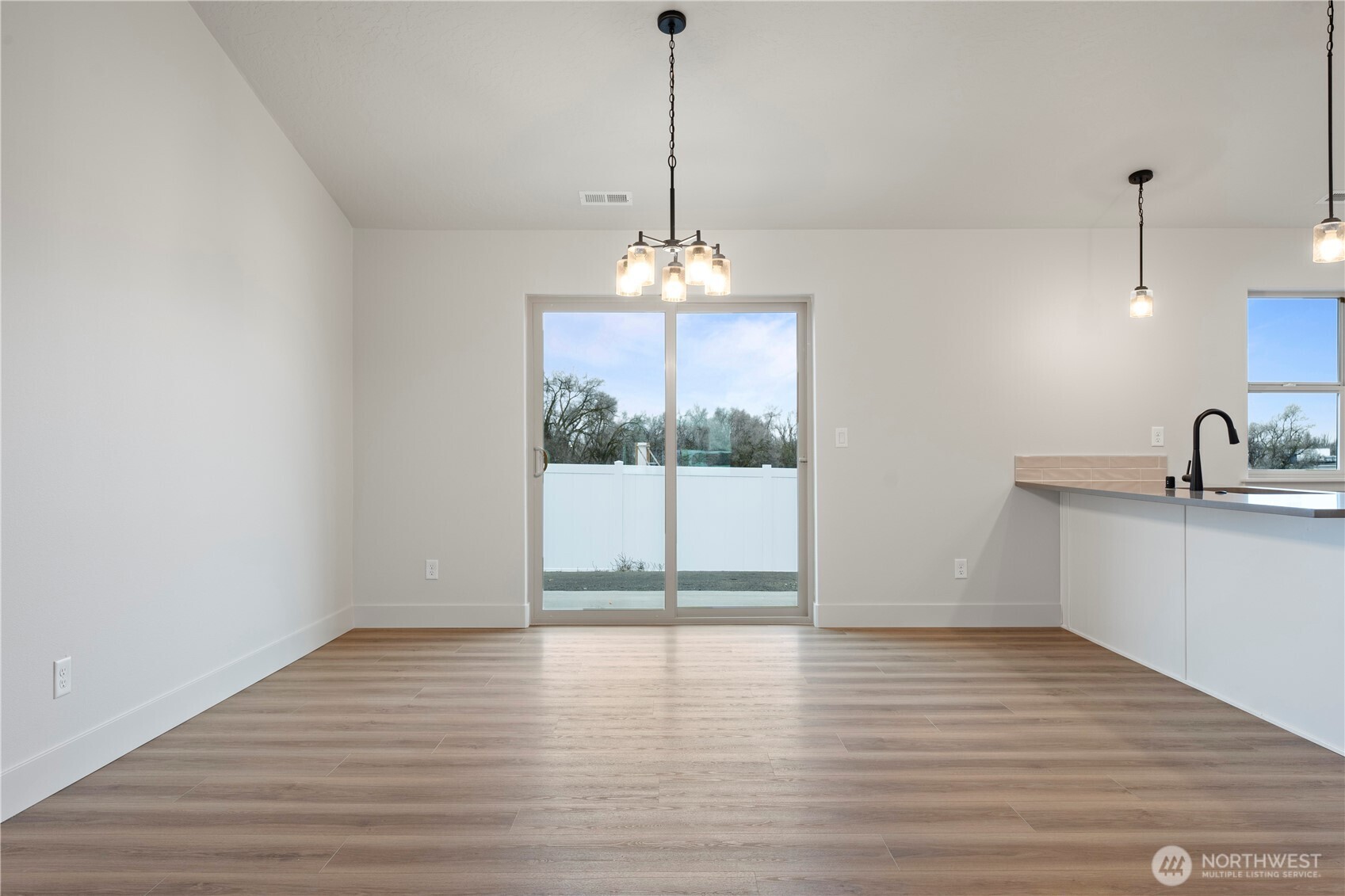 4215 W Sandy Court Property Photo 7