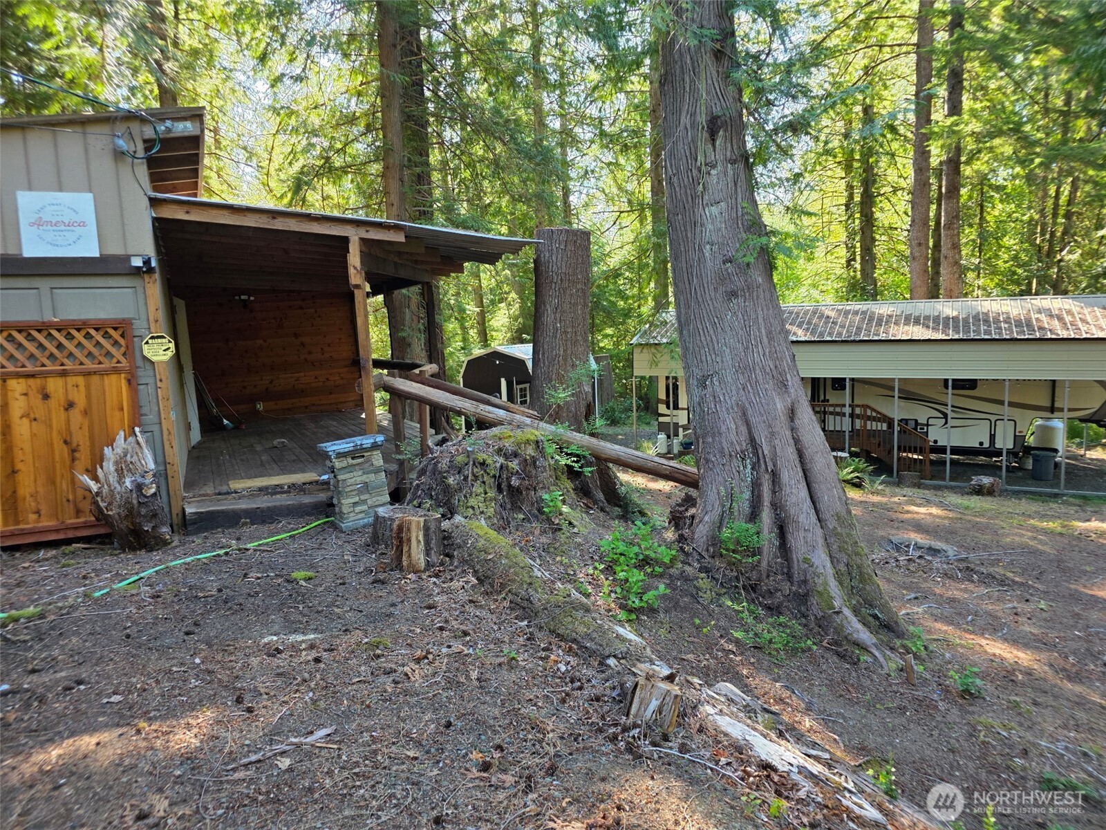 71 E Lakeshore Drive Property Photo 11