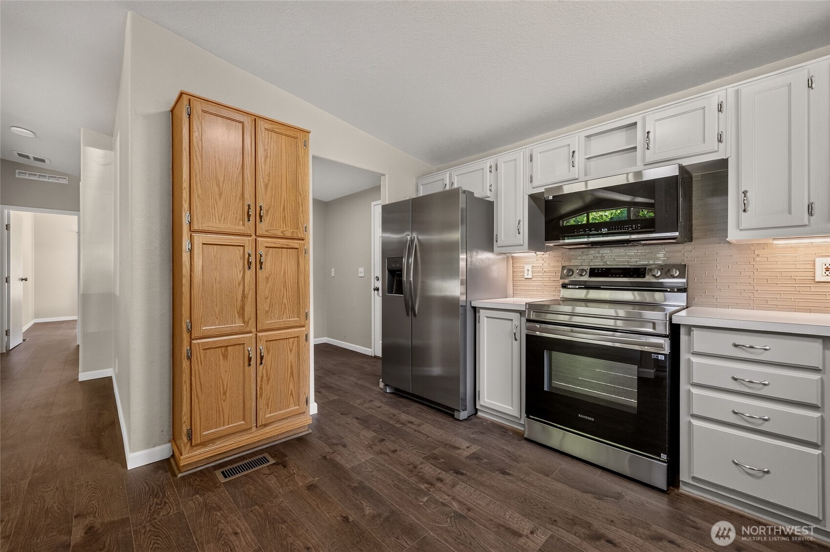 150 E Kingston Way Property Photo 11