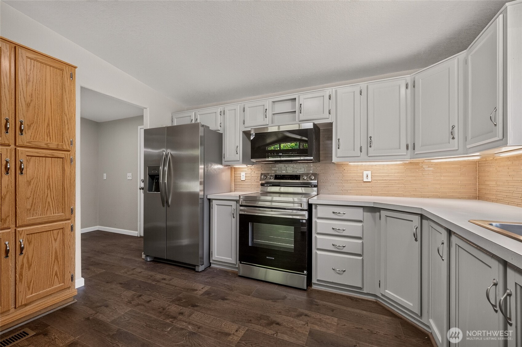 150 E Kingston Way Property Photo 12