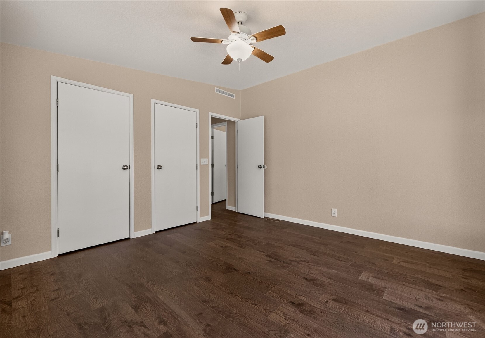150 E Kingston Way Property Photo 19