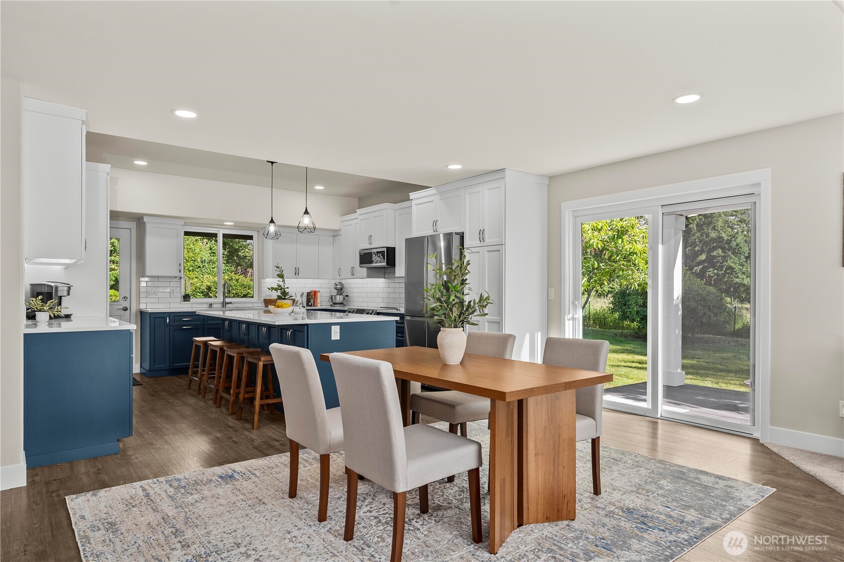 12217 Waller Road Property Photo 6