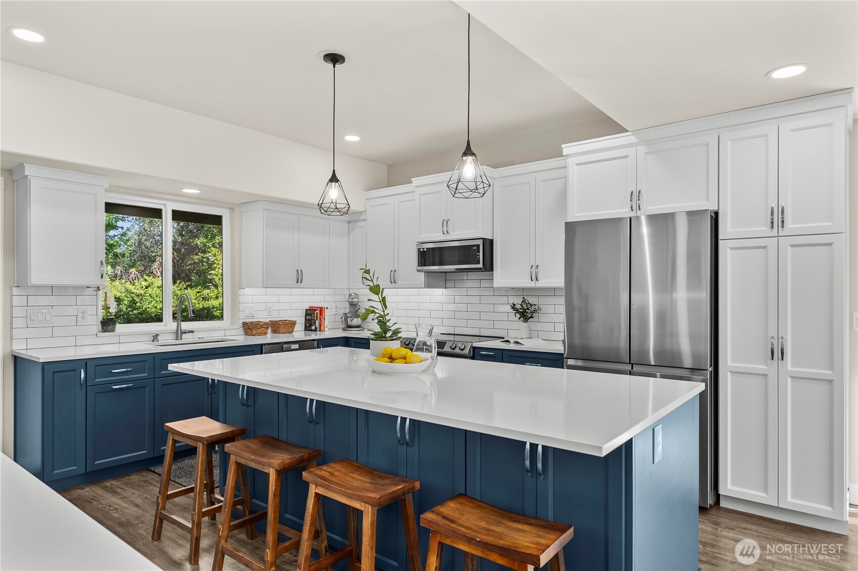 12217 Waller Road Property Photo 9