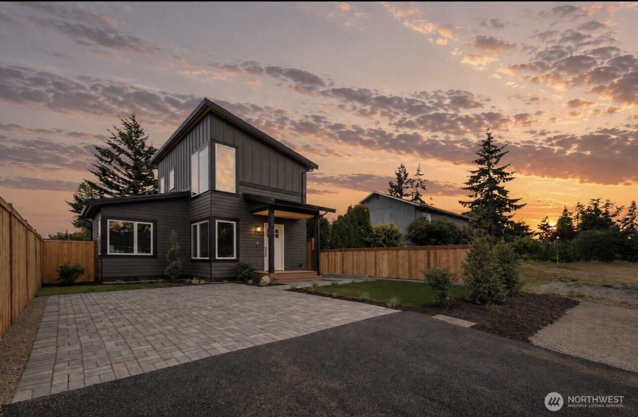 15701 117th Avenue Property Photo 1