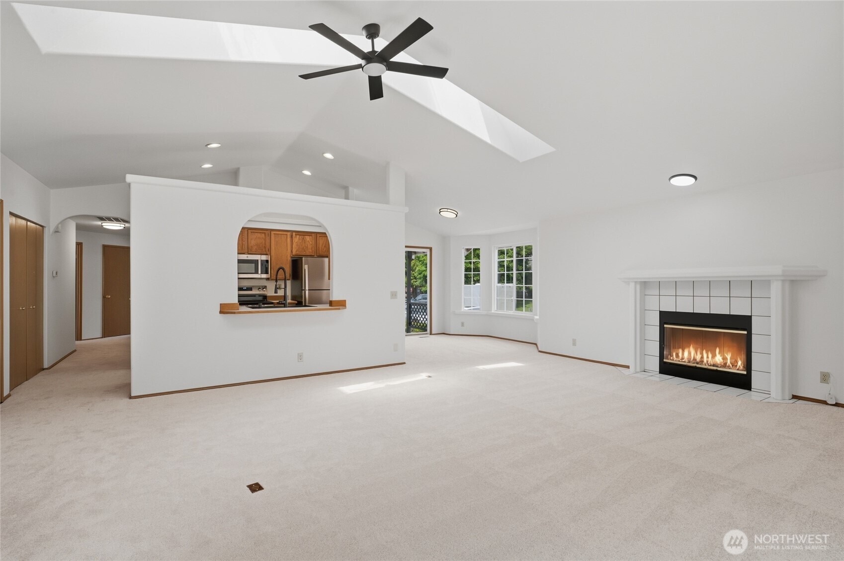16616 37th Place Property Photo 6