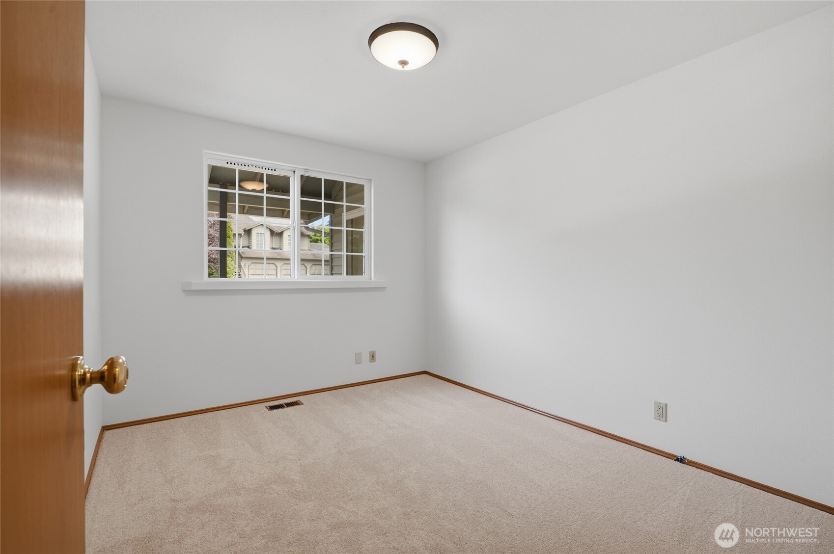 16616 37th Place Property Photo 14