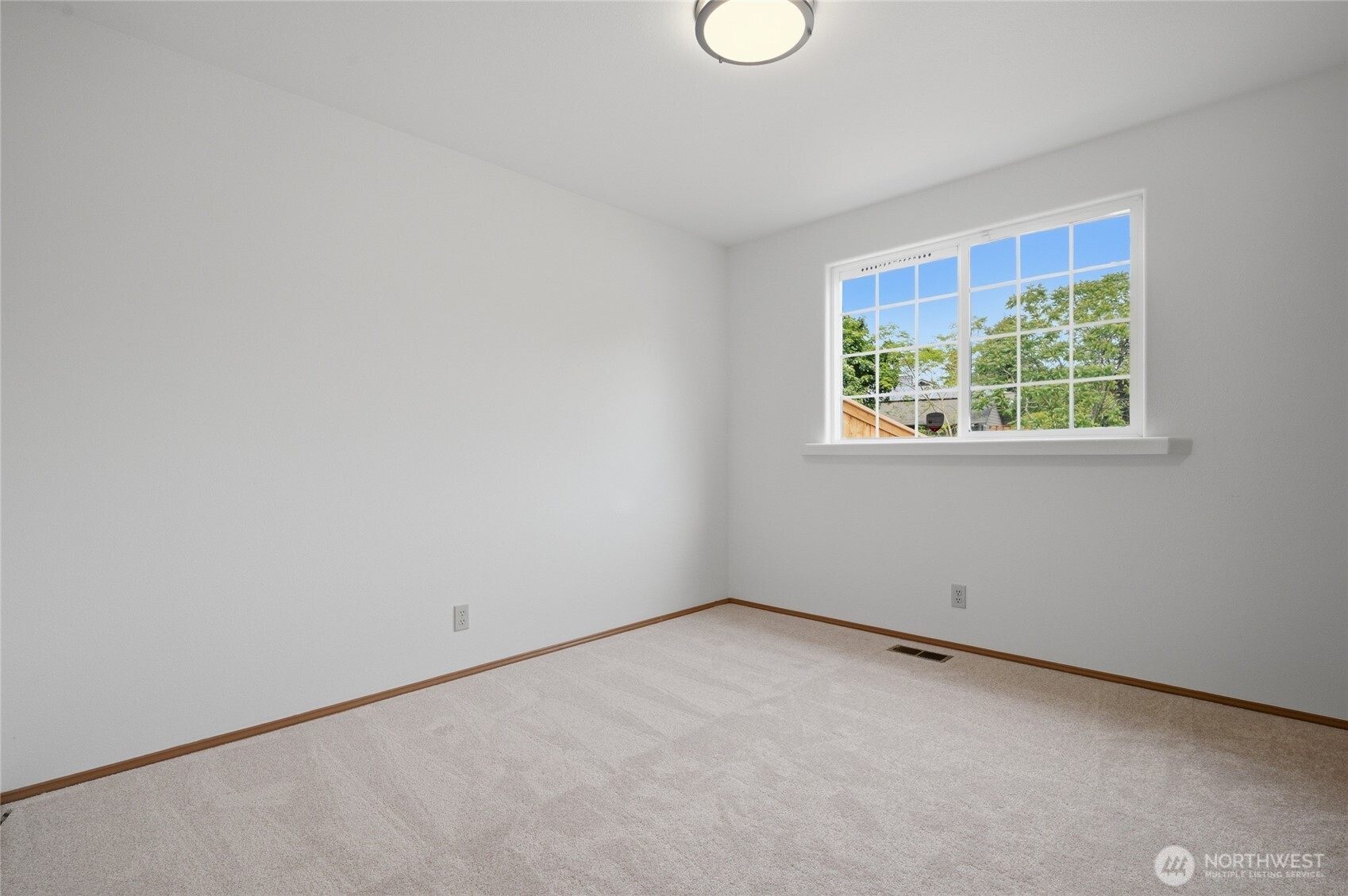 16616 37th Place Property Photo 15