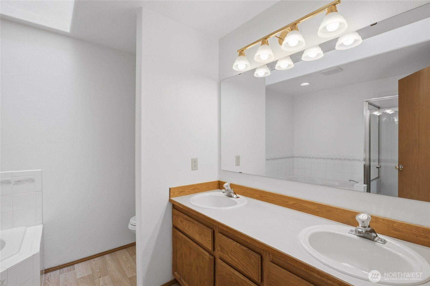 16616 37th Place Property Photo 16
