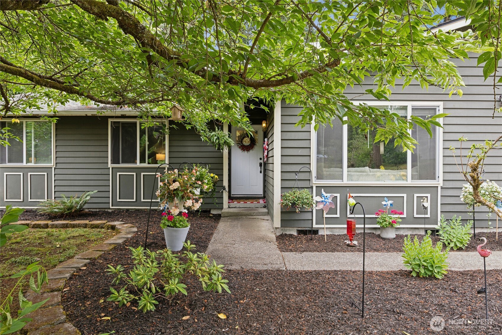 8915 Quinault Drive Property Photo 3