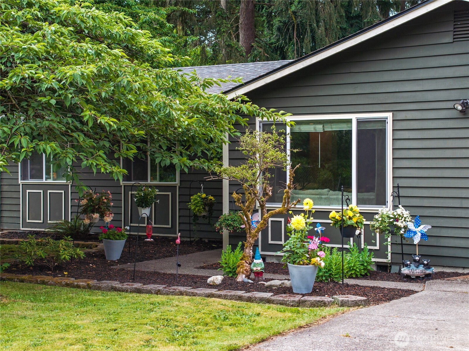 8915 Quinault Drive Property Photo 4