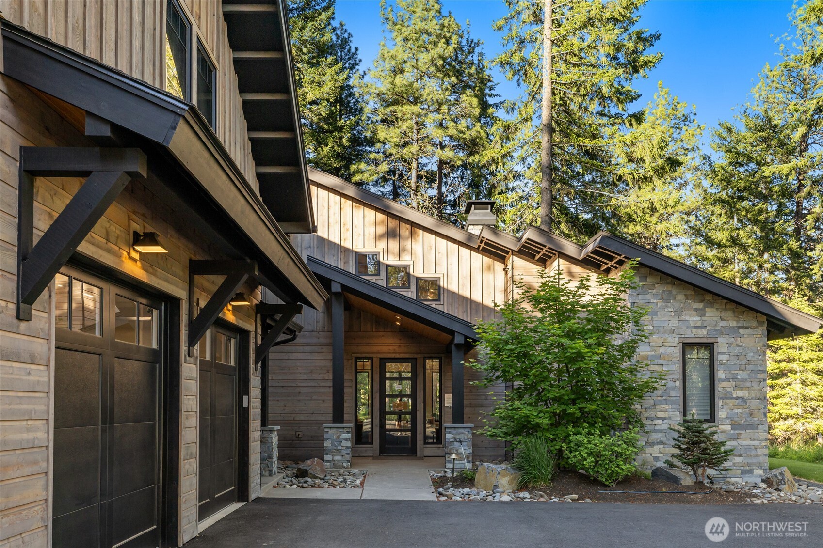 1280 Kokanee Loop Property Photo 2