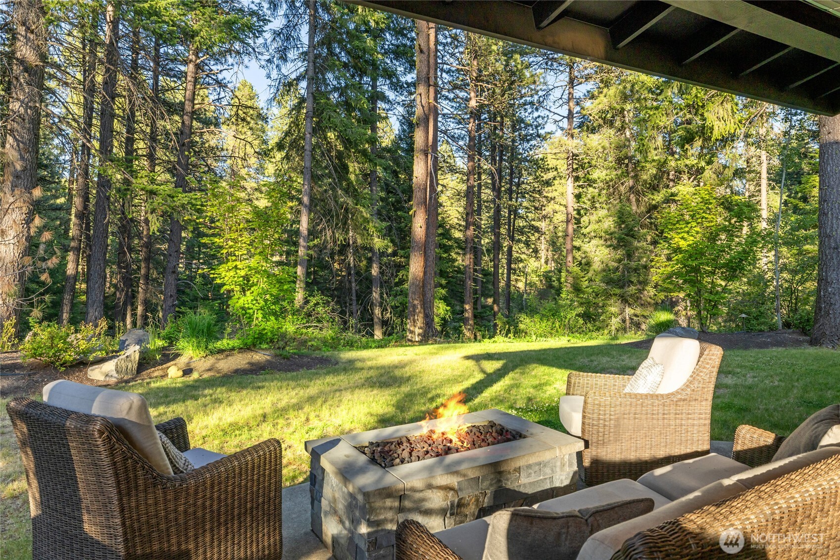 1280 Kokanee Loop Property Photo 14