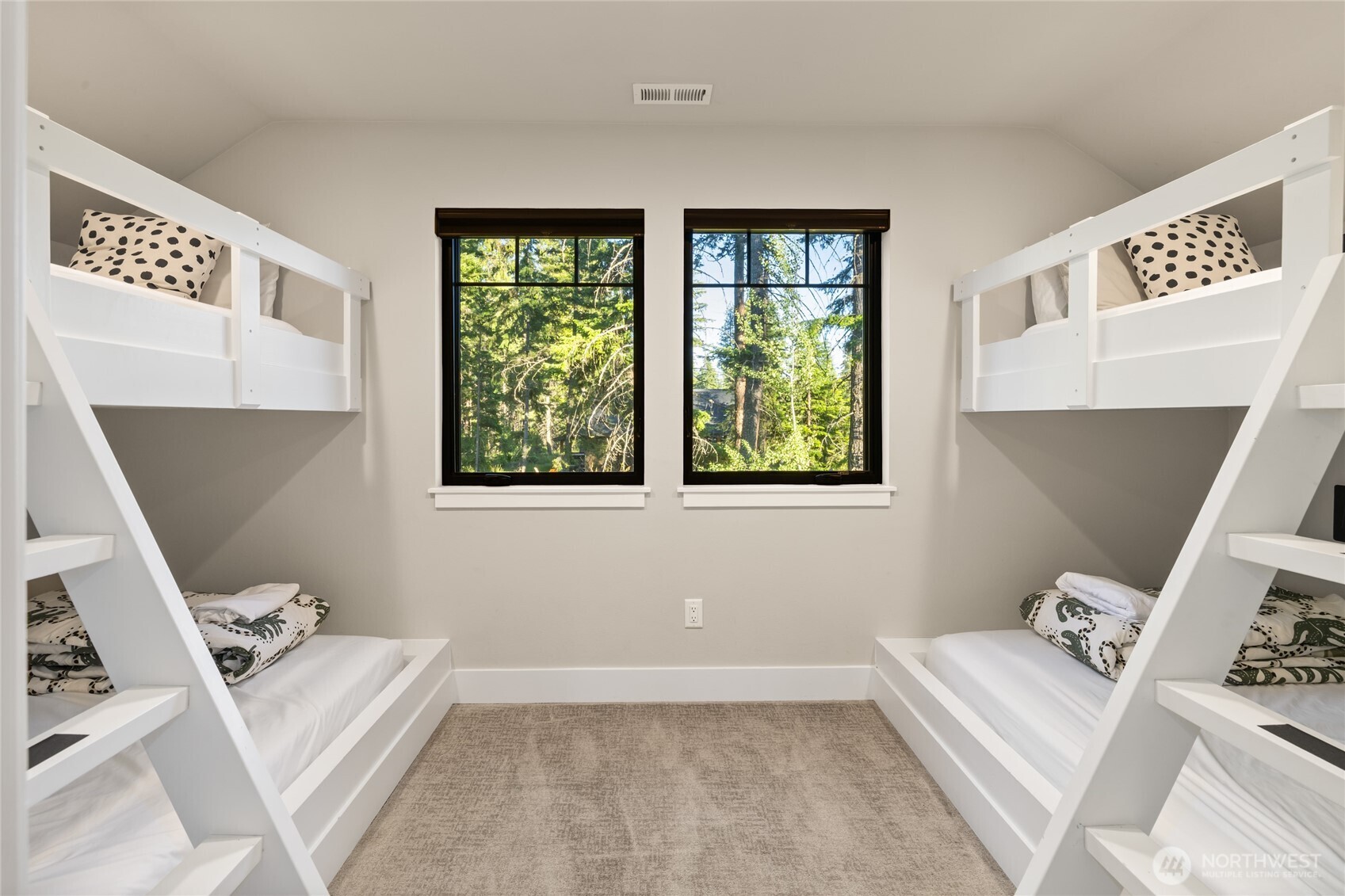 1280 Kokanee Loop Property Photo 35