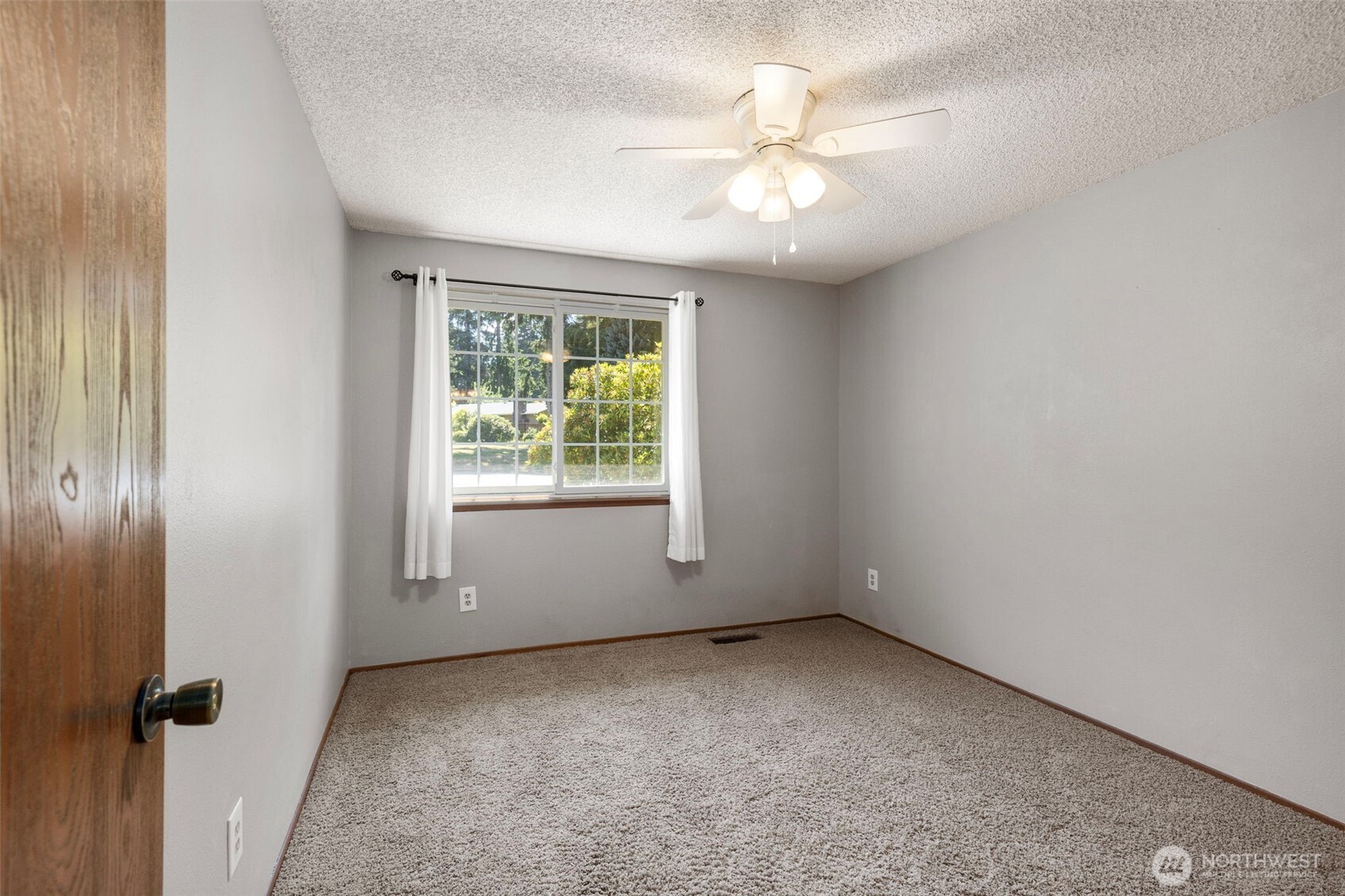 960 Ne Melanie Court Property Photo 15