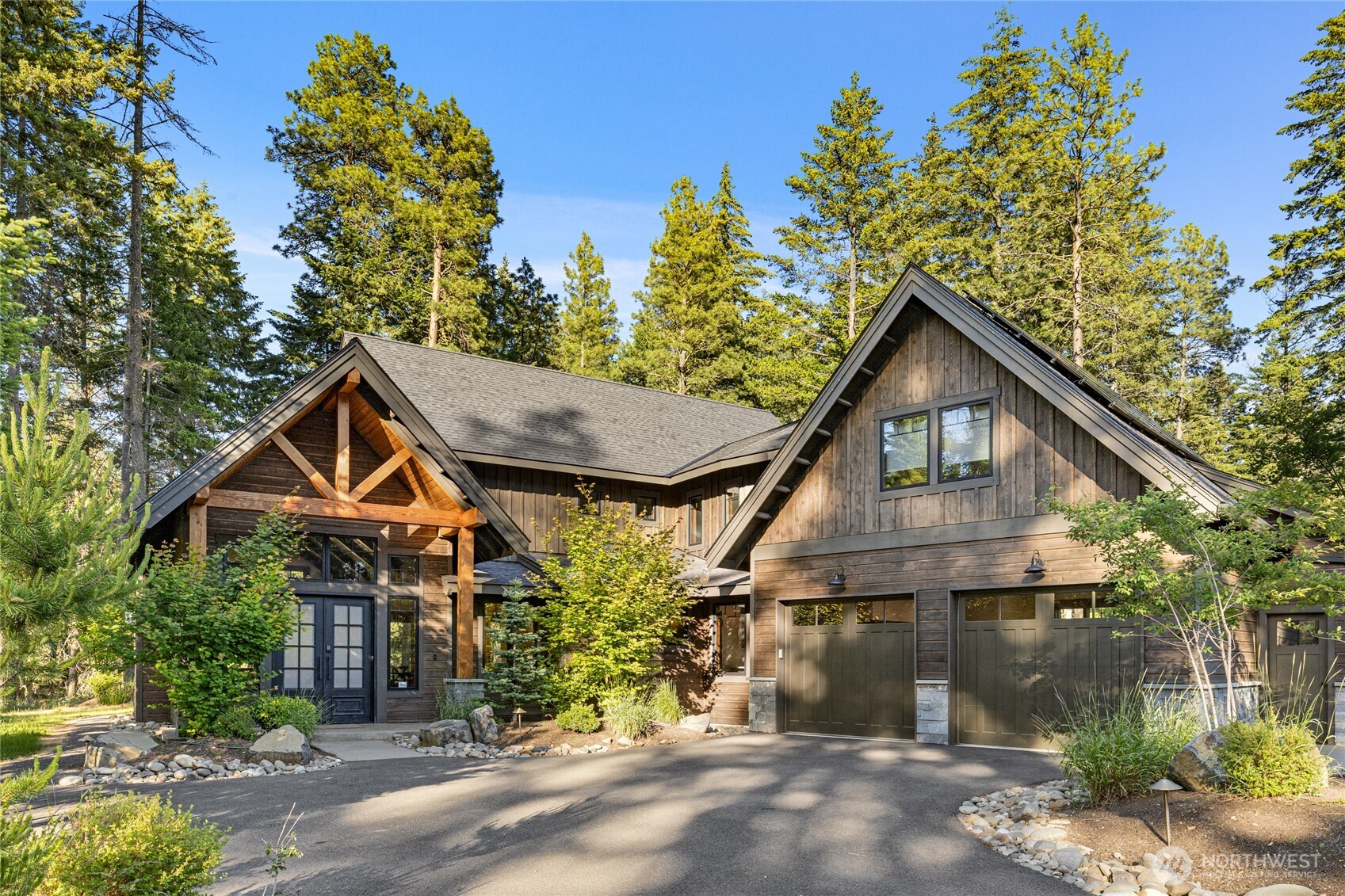 1230 Kokanee Loop Property Photo 1