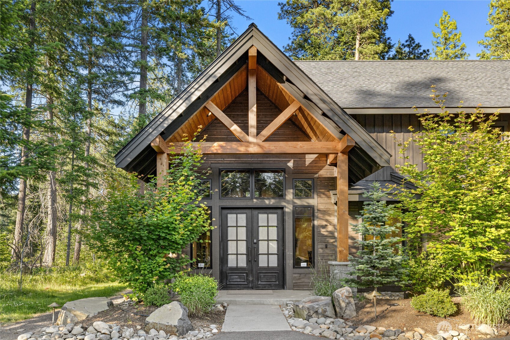 1230 Kokanee Loop Property Photo 2