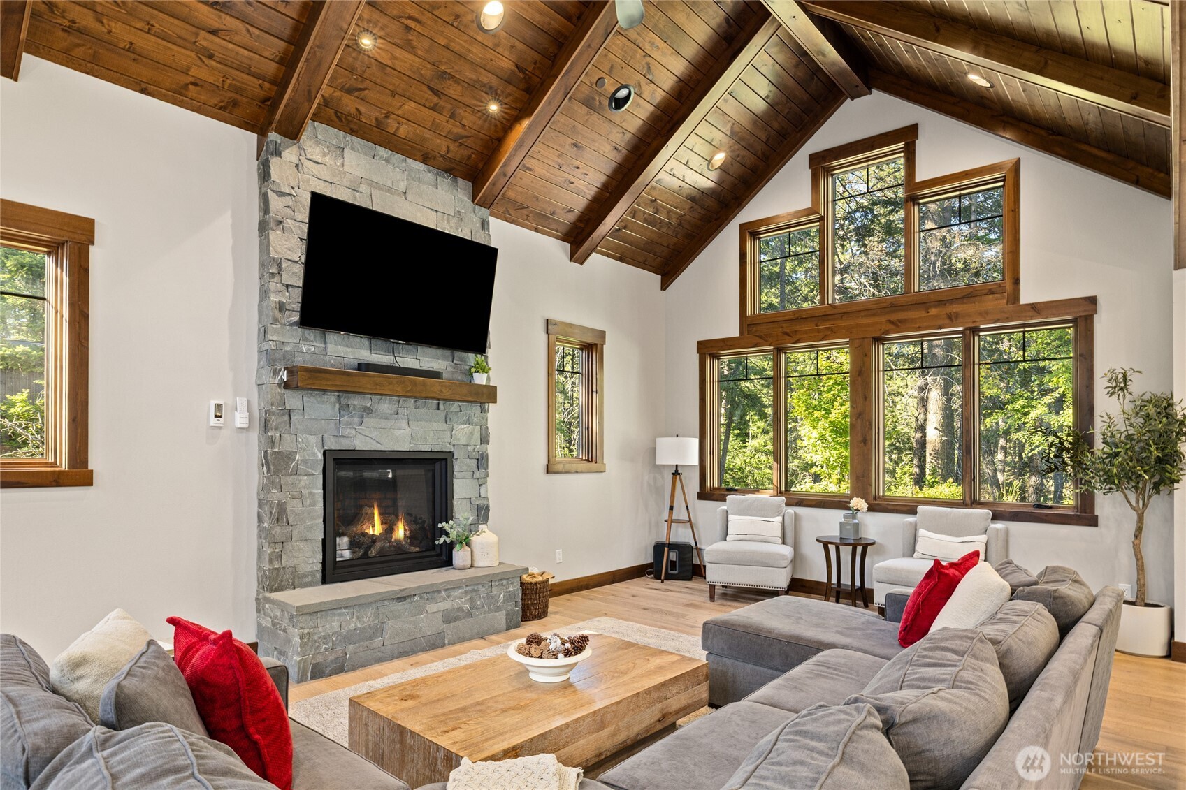 1230 Kokanee Loop Property Photo 4