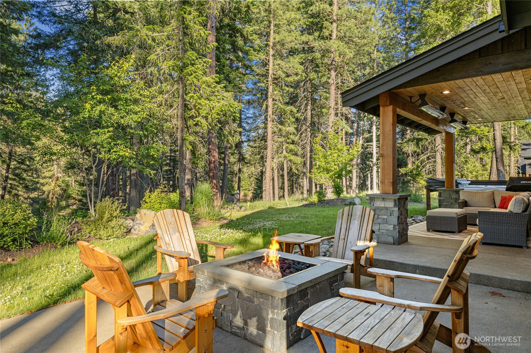 1230 Kokanee Loop Property Photo 13