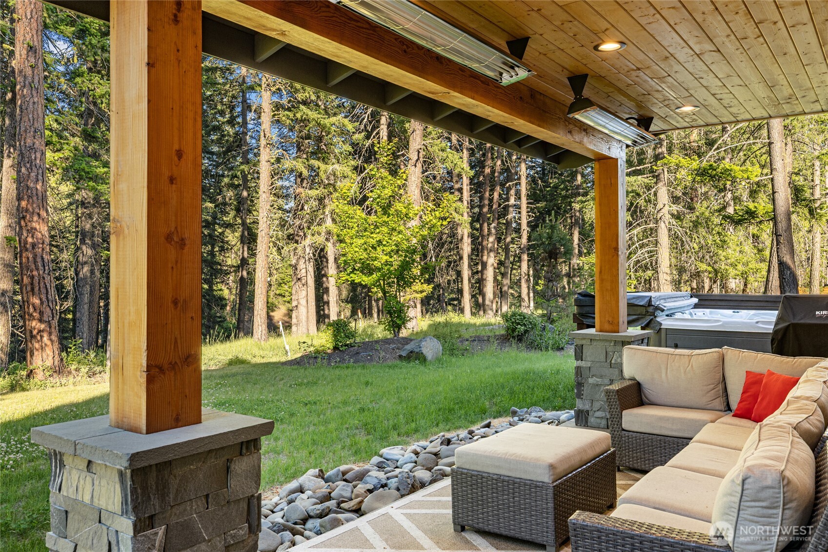 1230 Kokanee Loop Property Photo 14