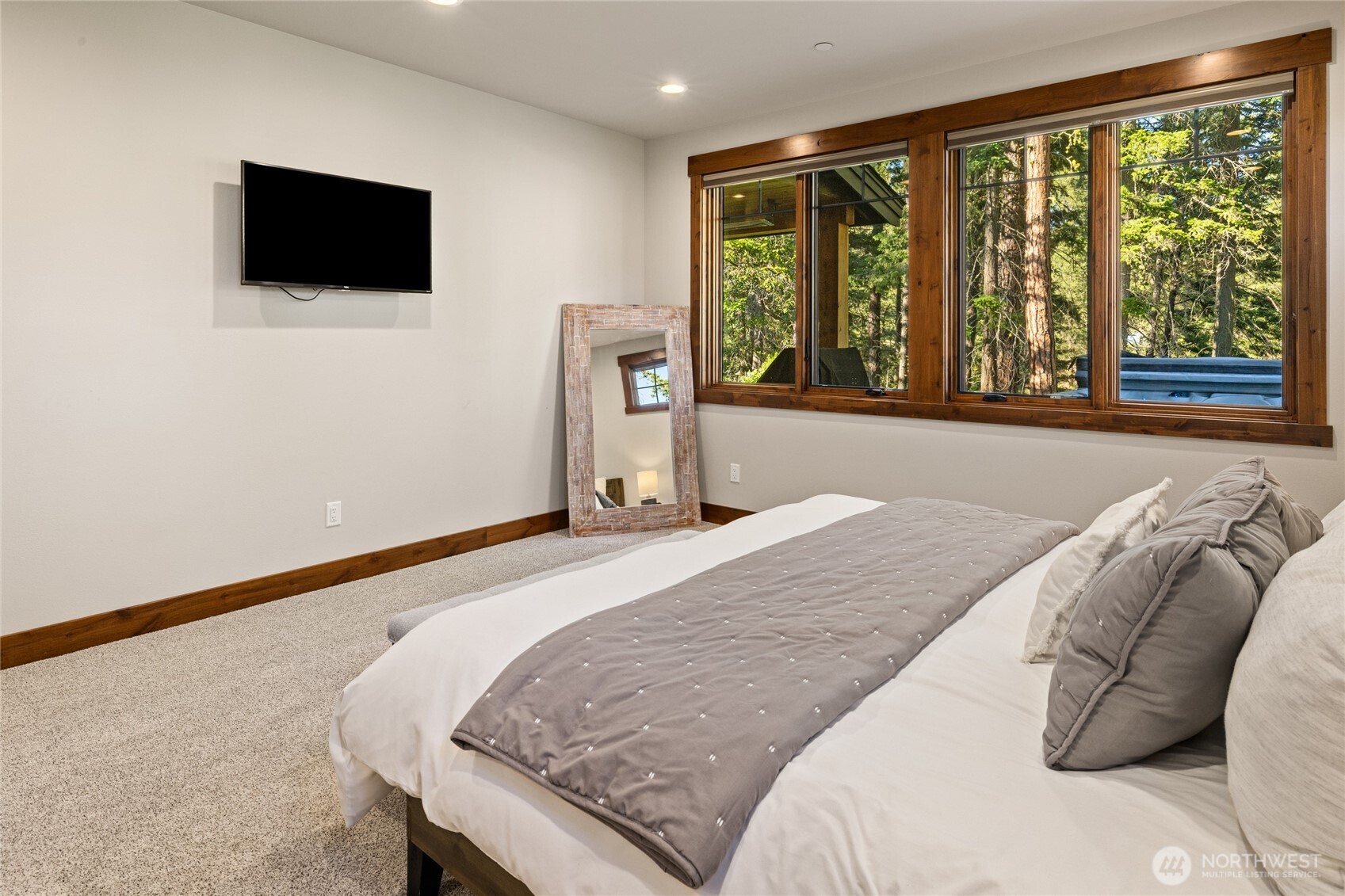1230 Kokanee Loop Property Photo 24