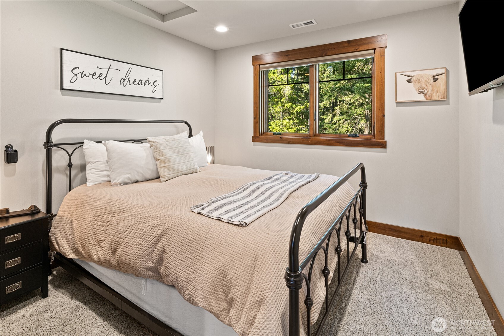 1230 Kokanee Loop Property Photo 30