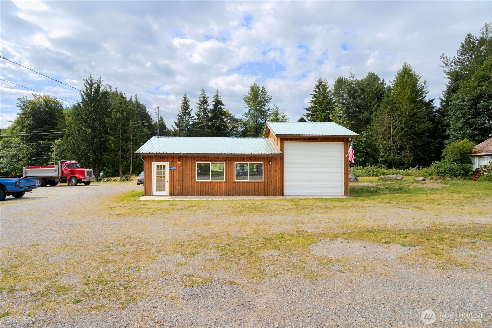 45726 Main Street Property Photo 2