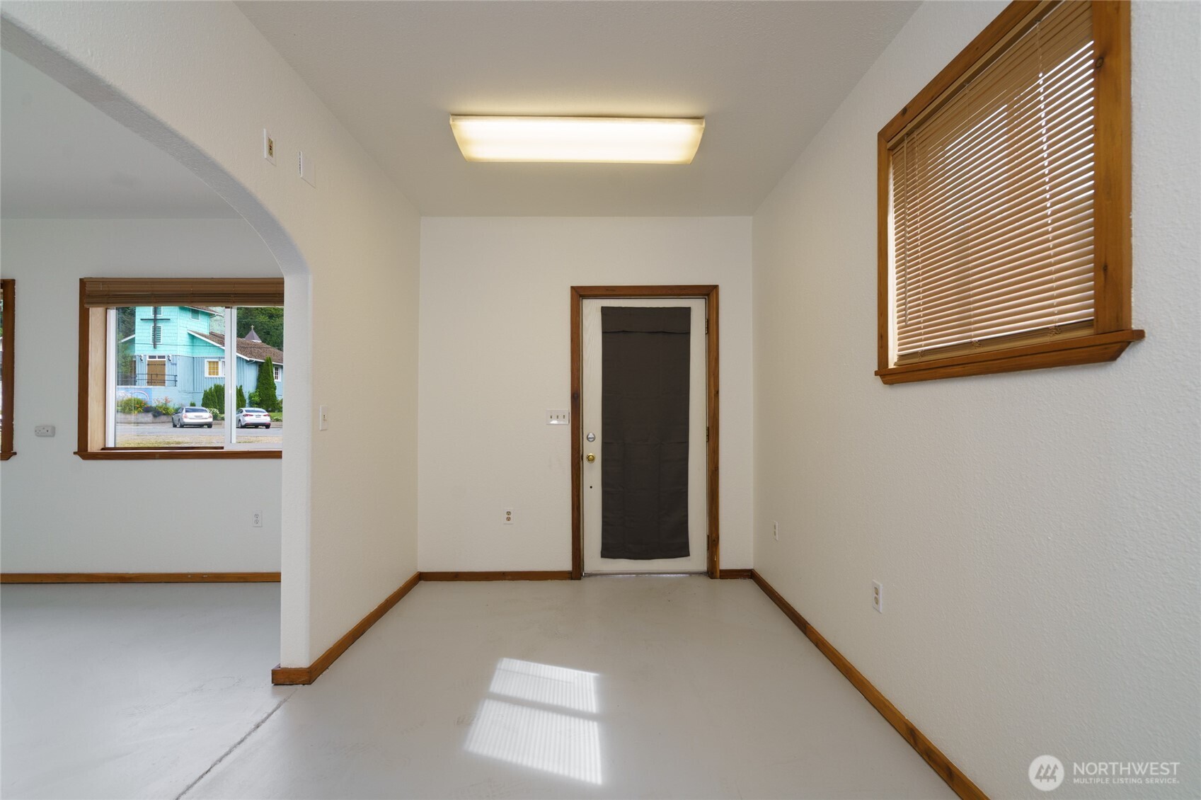 45726 Main Street Property Photo 5