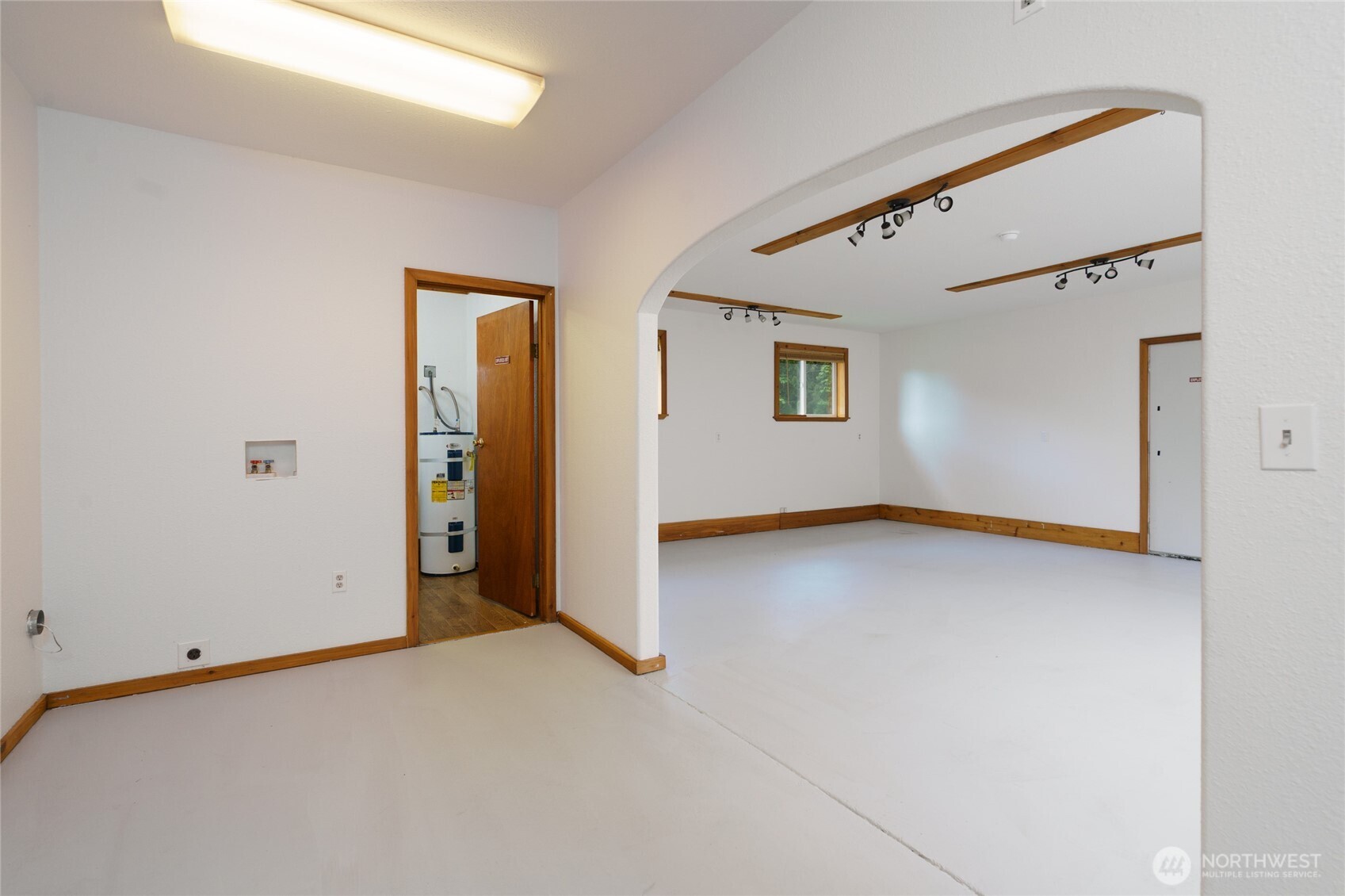 45726 Main Street Property Photo 6