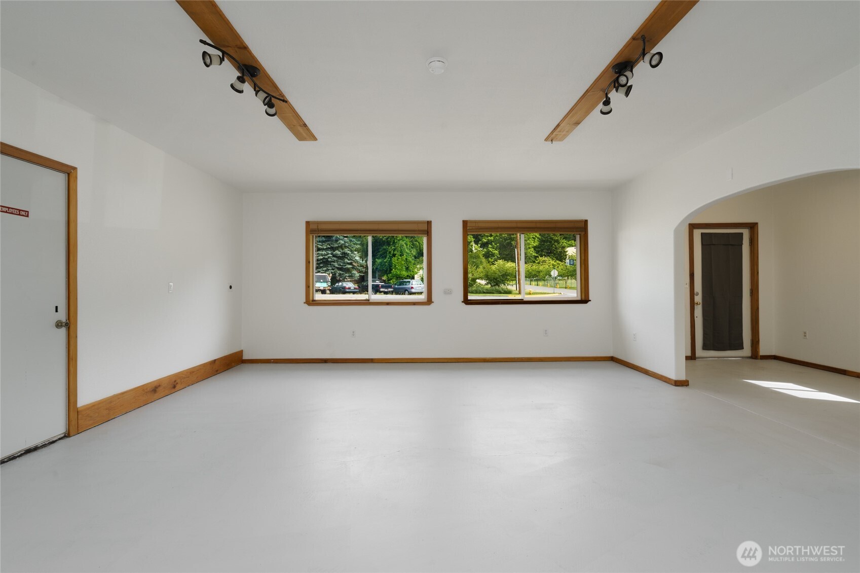45726 Main Street Property Photo 9