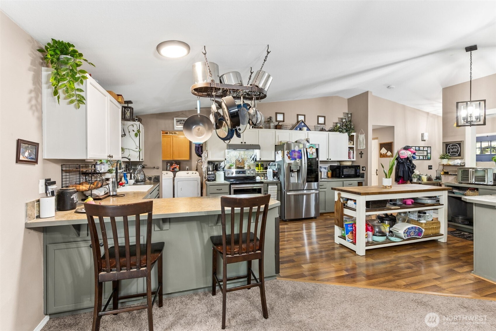 22521 Crown Circle Property Photo 3