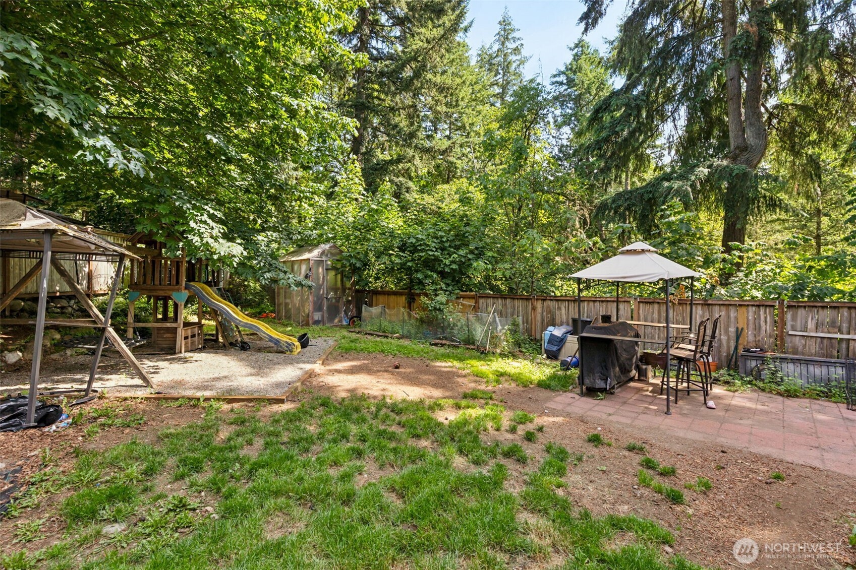22521 Crown Circle Property Photo 14